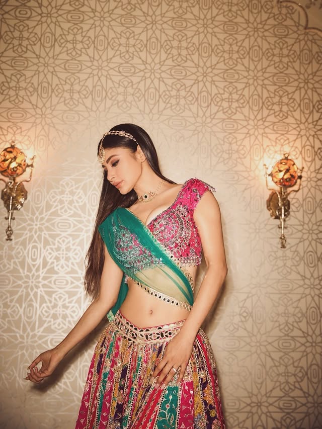Mouni Roy Photo Gallery