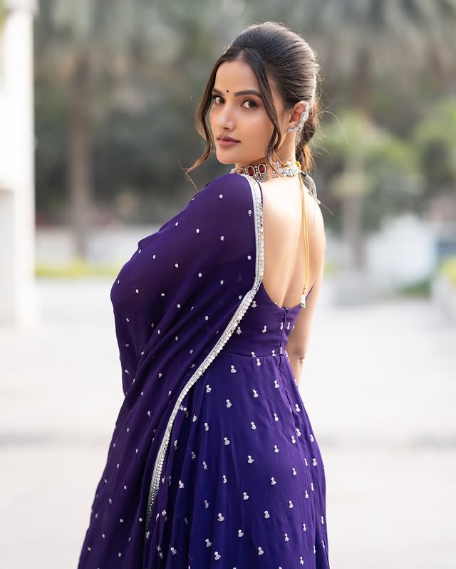Siri Hanumanth ( Source / Instagram ) Siri Hanumanth Photo Gallery