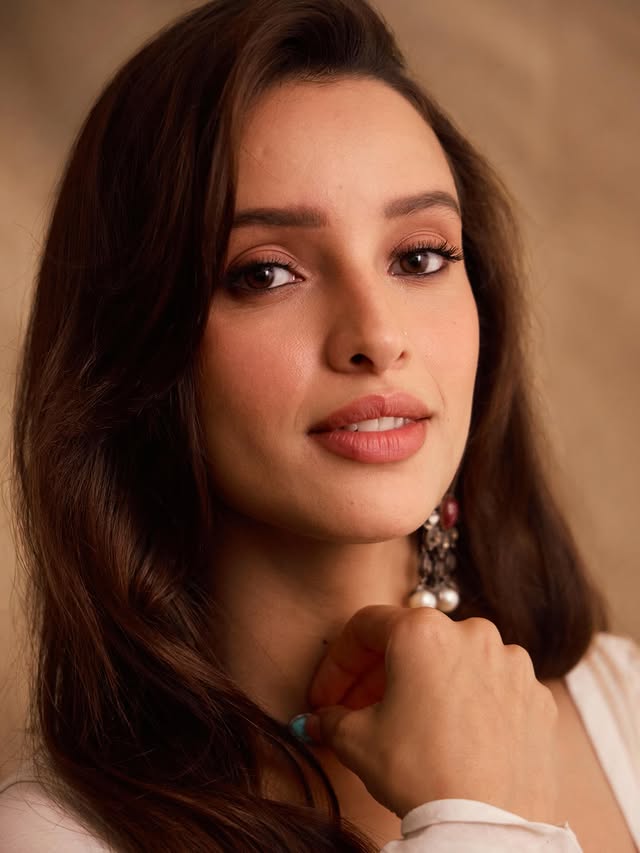Triptii Dimri photo Gallery