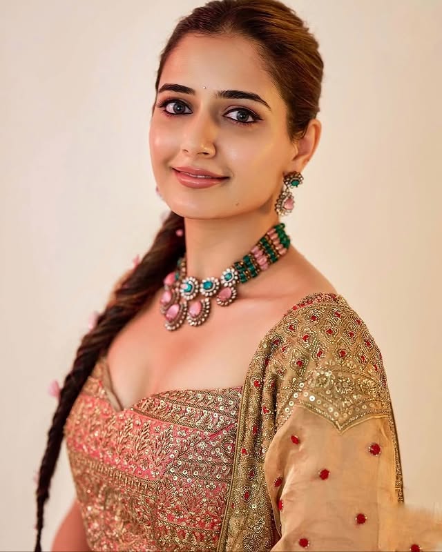 Ashika Ranganath Photo Gallery