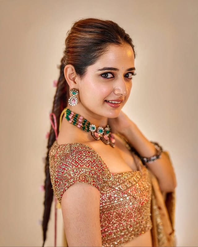 Ashika Ranganath Photo Gallery