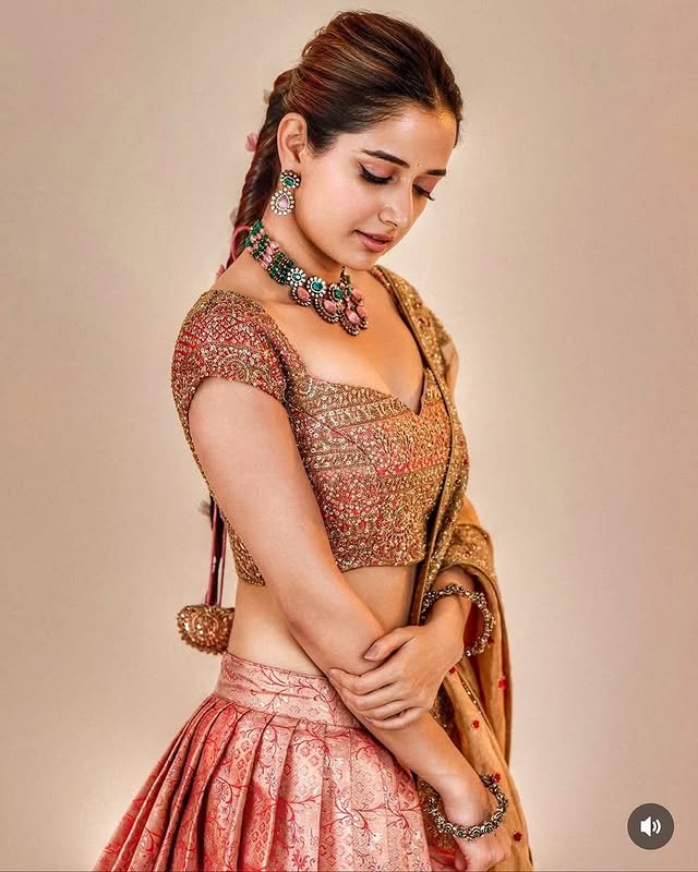Ashika Ranganath Photo Gallery