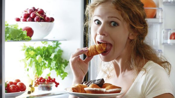 Eating Too Fast: టైం లేదని త్వరగా తింటున్నారా ? ఎంత డేంజరో తెలిస్తే షాక్ అవుతారు