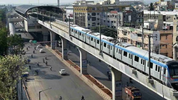 Hyderabad Metro: ప్రయాణికులకు బంపర్ ఆఫర్: ఒకే టికెట్‌తో మెట్రో నుంచి గమ్యస్థానానికి.. లాస్ట్ మైల్ కనెక్టివిటీపై సర్కార్ నజర్!