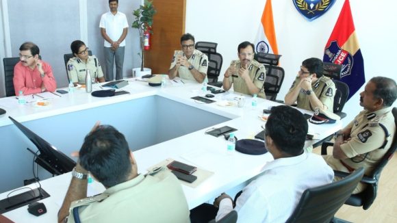 Telangana Police: ఇక పోలీస్ స్టేషన్‌కు వెళ్లాల్సిన పనిలేదు.. పోలీసులే మీ ఇంటికి వచ్చి..