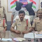 Karimnagar Crime: కరీంనగర్ టూ జైలు: భార్యతో వలపు చిందులు.. భర్తతో వీడియో షూటింగ్‌లు.. చివరకు కటకటాల్లోకి!