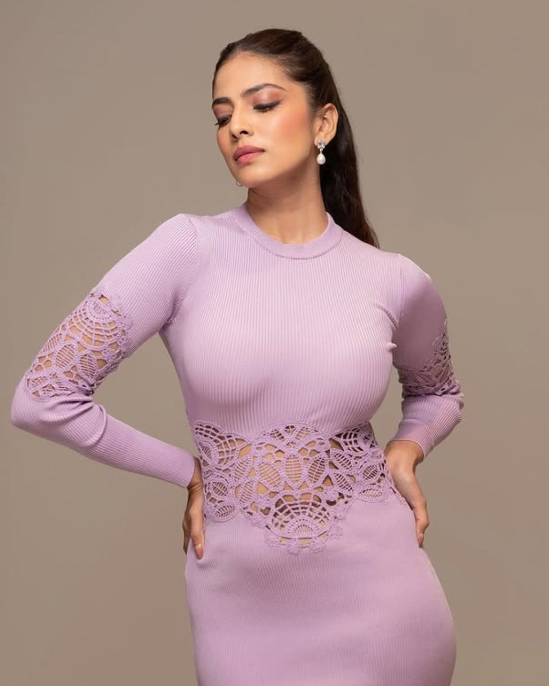 Malavika Mohanan : స్టైలిష్ లుక్ లో మాళవిక క్యూట్ స్టిల్స్.. చూడకుండా ఉండలేరు..!