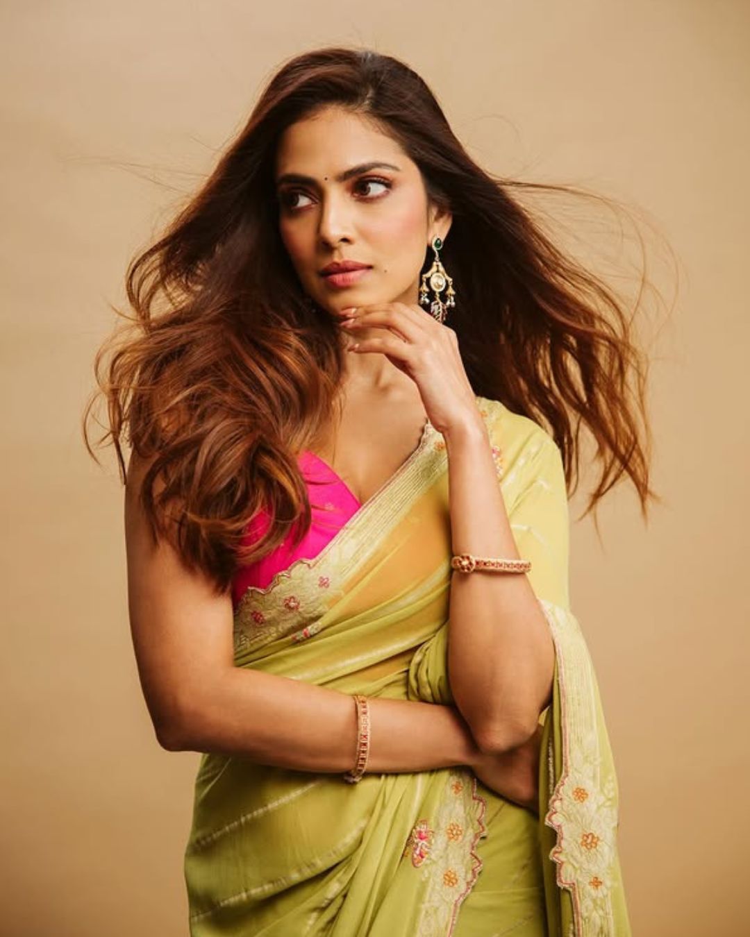 Malavika Mohanan : చిలకపచ్చ చీరలో కేక పెట్టిస్తున్న మాళవిక.. ఫ్యాన్స్ ఫిదా..