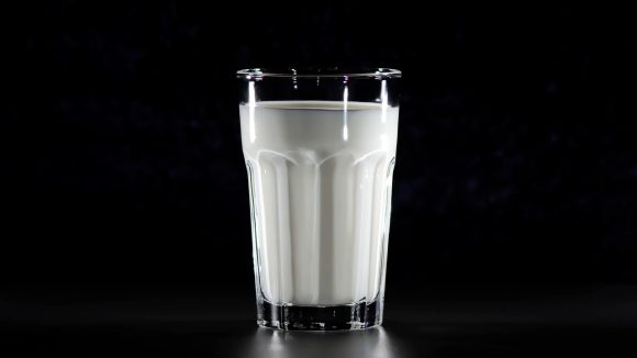 Milk and Acne: పాలు తాగితే మొటిమలు వస్తాయా? ఈ రెండింటికీ మధ్య సంబంధం ఏమిటి?