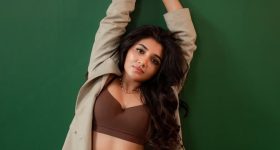 Mirna Menon : బాపురే.. ఘాటు అందాలతో పిచ్చెక్కిస్తున్న మిర్నా..