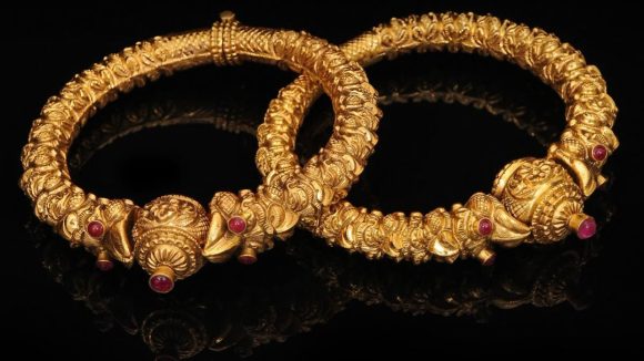 Gold Rate Dropped: బంగారం పతనం స్టార్ట్.. ఒక్క రోజులో ఎంత తగ్గిందంటే!