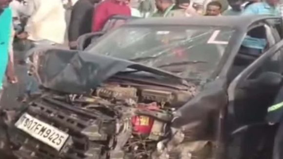 Warangal accident: ఘోర రోడ్డు ప్రమాదం.. కారు, లారీ ఢీ.. అక్కడికక్కడే ఐదుగురు టీచర్లు!