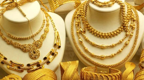 Gold Rate Hike: భారీ కాదు.. అత్యంత భారీగా పెరిగిన బంగారం ధర.. తులం ఎంతో తెలుసా?