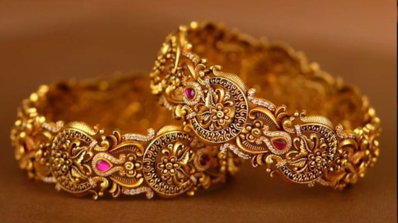 Gold rates: రికార్డులు బద్దలు కొడుతున్న బంగారం.. ట్రంప్ నిర్ణయాలతో అంతర్జాతీయ మార్కెట్ అతలాకుతలం