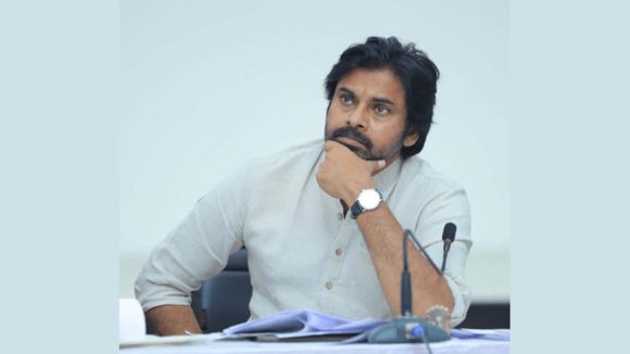Deputy CM Pawan Kalyan: కృష్ణా జిల్లా పెడనలో డిప్యూటీ సీఎం పవన్ పర్యటన.. బాధిత కుటుంబాలకు పరామర్శ