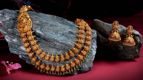 Gold Rate Increased: పండుగ వేళ పసిడి ప్రియులకు షాక్.. భారీగా పెరిగిన బంగారం ధరలు