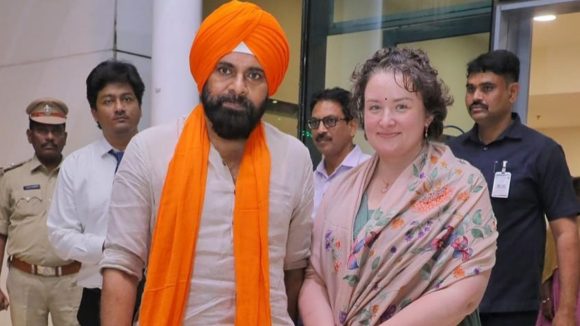 Pawan Kalyan: సర్దార్ పవన్ కళ్యాణ్.. కొత్త అవతారంలో సర్‌ప్రైజ్ ఇచ్చిన పవర్ స్టార్, ఫొటోలు వైరల్