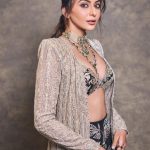 Rakul Preeth Singh : మత్తేక్కించే చూపులతో కవ్విస్తున్న రకుల్.. చూపు తిప్పుకోవడం కష్టమే..