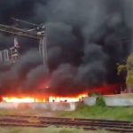 Kerala Fire Accident: రైల్వే స్టేషన్‌లో ఎగిసి పడుతున్న మంటలు.. 400 వాహనాలు దగ్ధం