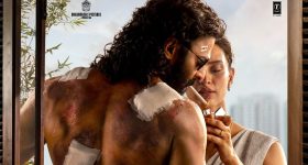 Bhupalpalli: రోడ్డుపై కారు దగ్ధం.. చెలరేగిన మంటలు, మేడారం వెళ్లి వస్తుండగా ఘటన