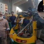Surat Flyover Accident: చిన్నారితో సహా తల్లిదండ్రుల ప్రాణం తీసిన గాలిపటం.. 77 అడుగుల వంతెన పైనుంచి పడి..
