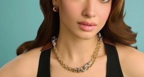 Tamannah Bhatia : చూపులతోనే చంపేస్తున్న మిల్క్ బ్యూటీ.. ఎంత అందంగా ఉందో..