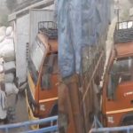 CCTV Viral Video: కదులుతున్న లారీని ఆపబోయి వృద్ధుడు మృతి.. ఒళ్లు గగుర్పొడిచే వీడియో!
