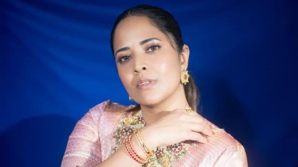 Anasuya Bharadwaj కోసం 73 మందిపై సైబర్ క్రైమ్ కేసులు నమోదు..!