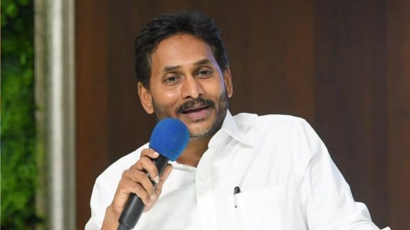 YS Jagan Mohan Reddy: జర్నలిస్టుల అరెస్టుపై వైఎస్ జగన్ ఆగ్రహం.. పత్రికా స్వేచ్ఛపై దాడి అంటూ ట్వీట్!