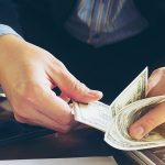 Money management: ఈ చిన్న చిన్న లక్షణాలుంటే చాలు.. ధనవంతులు అవడం గ్యారంటీ