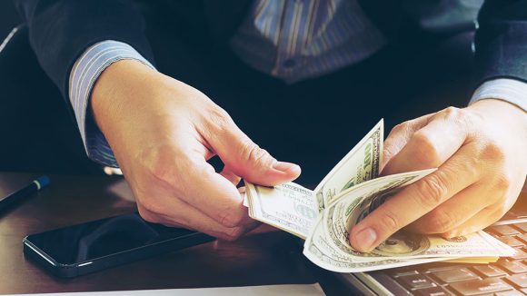 Money management: ఈ చిన్న చిన్న లక్షణాలుంటే చాలు.. ధనవంతులు అవడం గ్యారంటీ