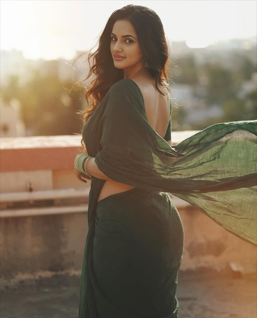 Actress Jyoti Poorvaj Photo Gallery