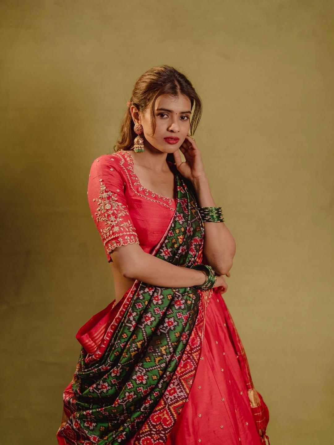 Actress hebah patel Photo Gallery