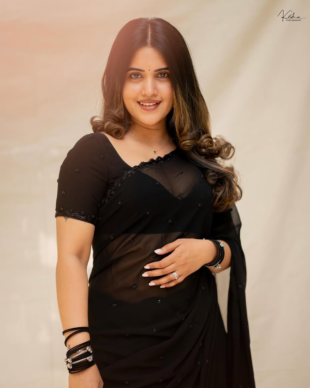 Actress Sravanthi Chokarapu Photo Gallery