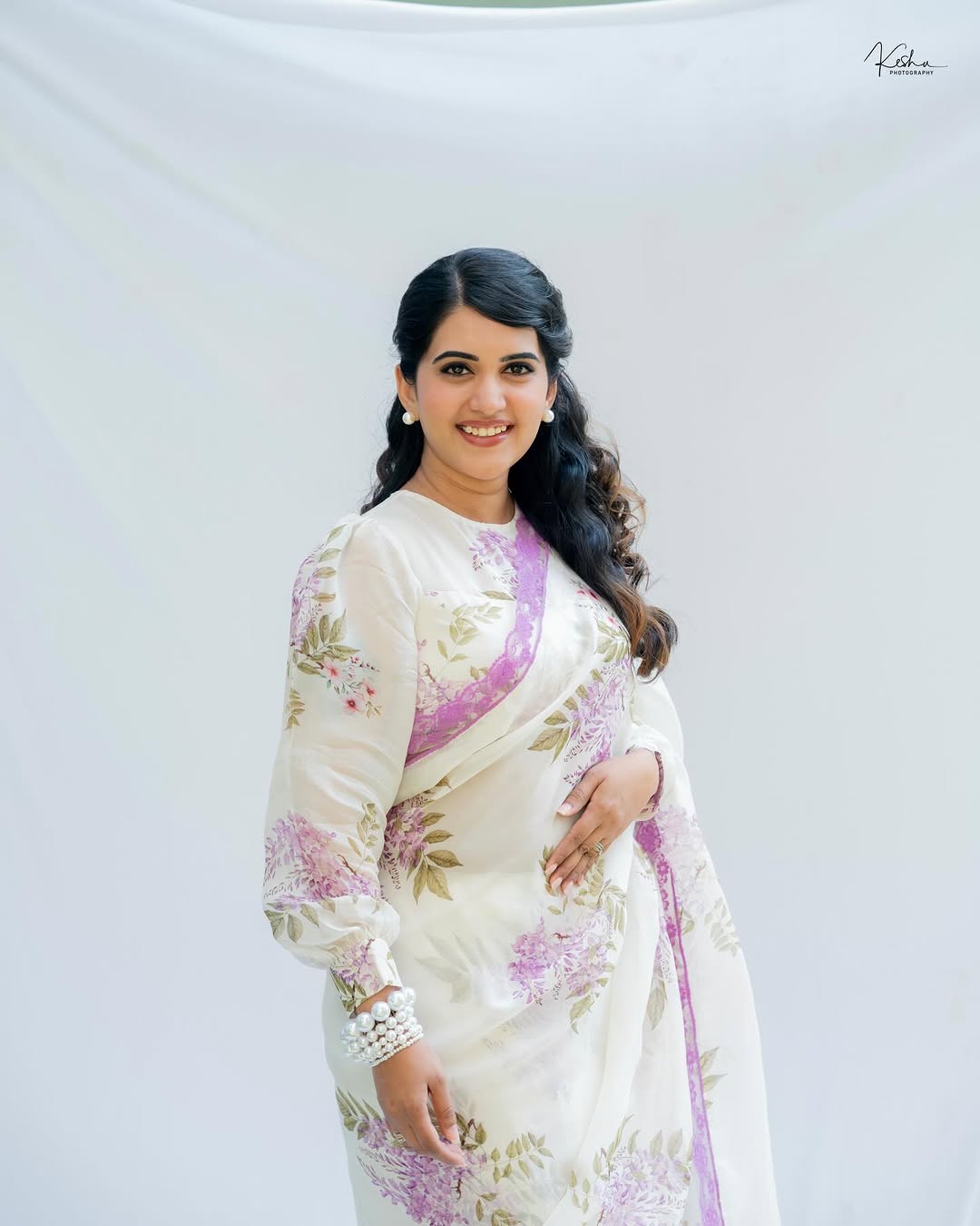 Actress Sravanthi Chokarapu Photo Gallery