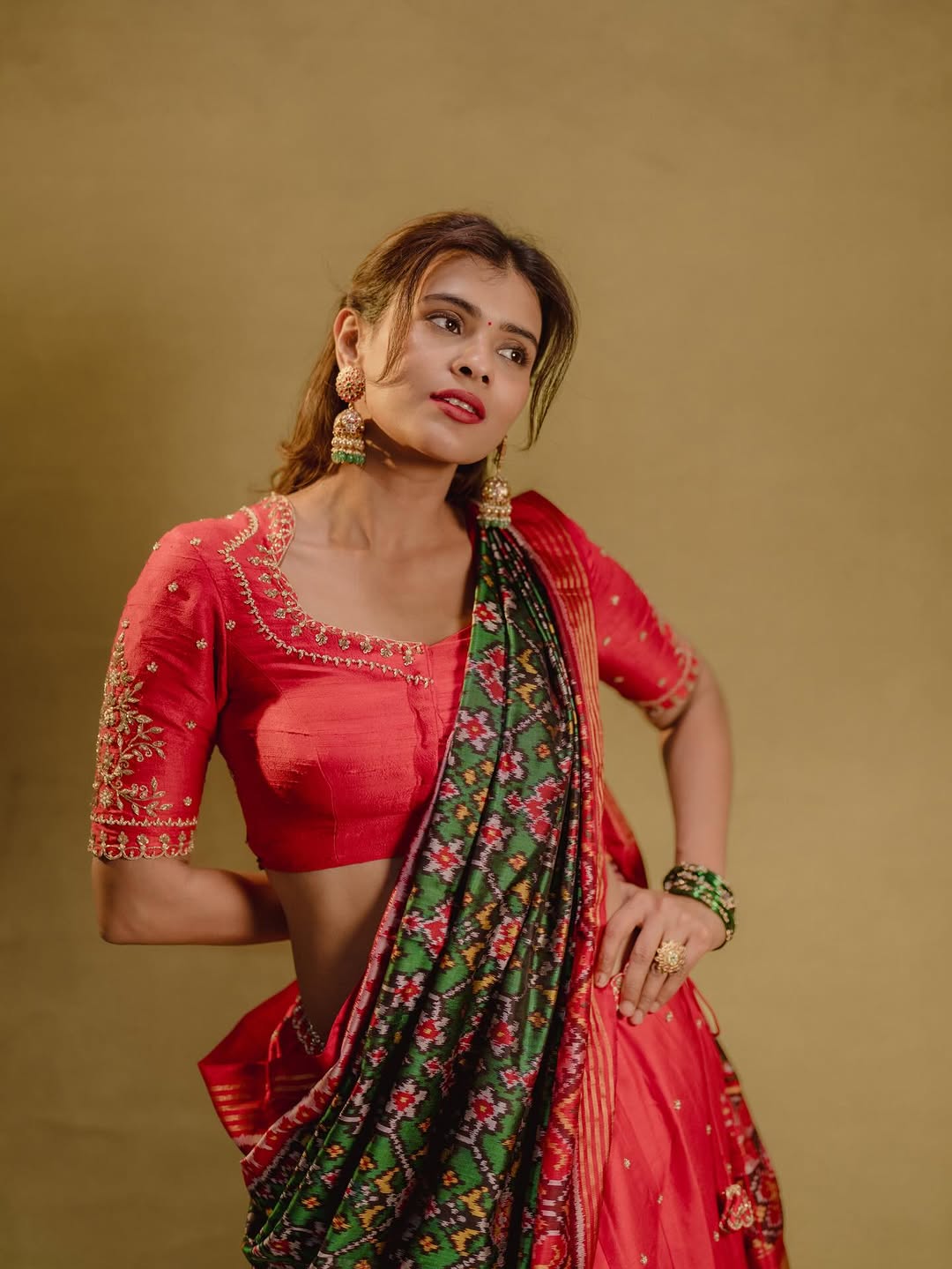Actress hebah patel Photo Gallery