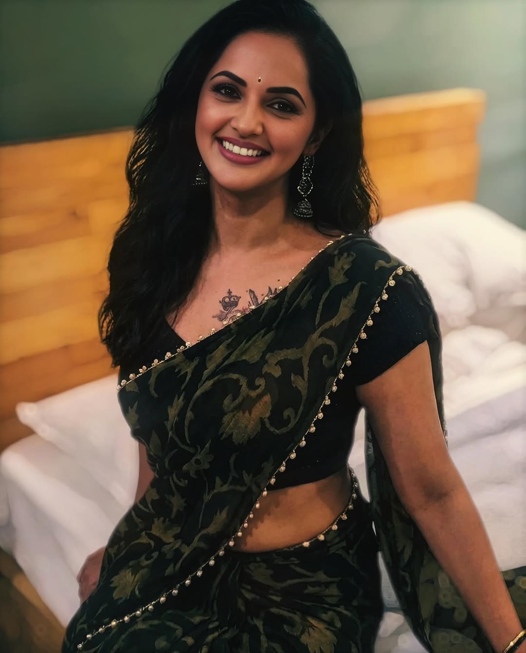 Actress Jyoti Poorvaj Photo Gallery