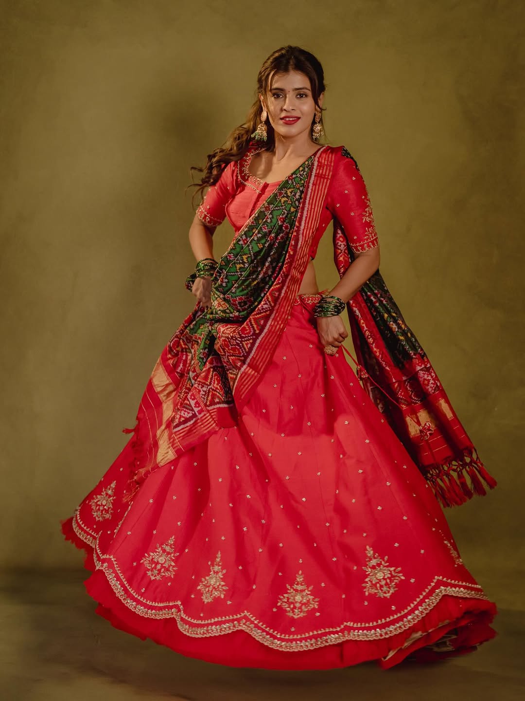 Actress hebah patel Photo Gallery