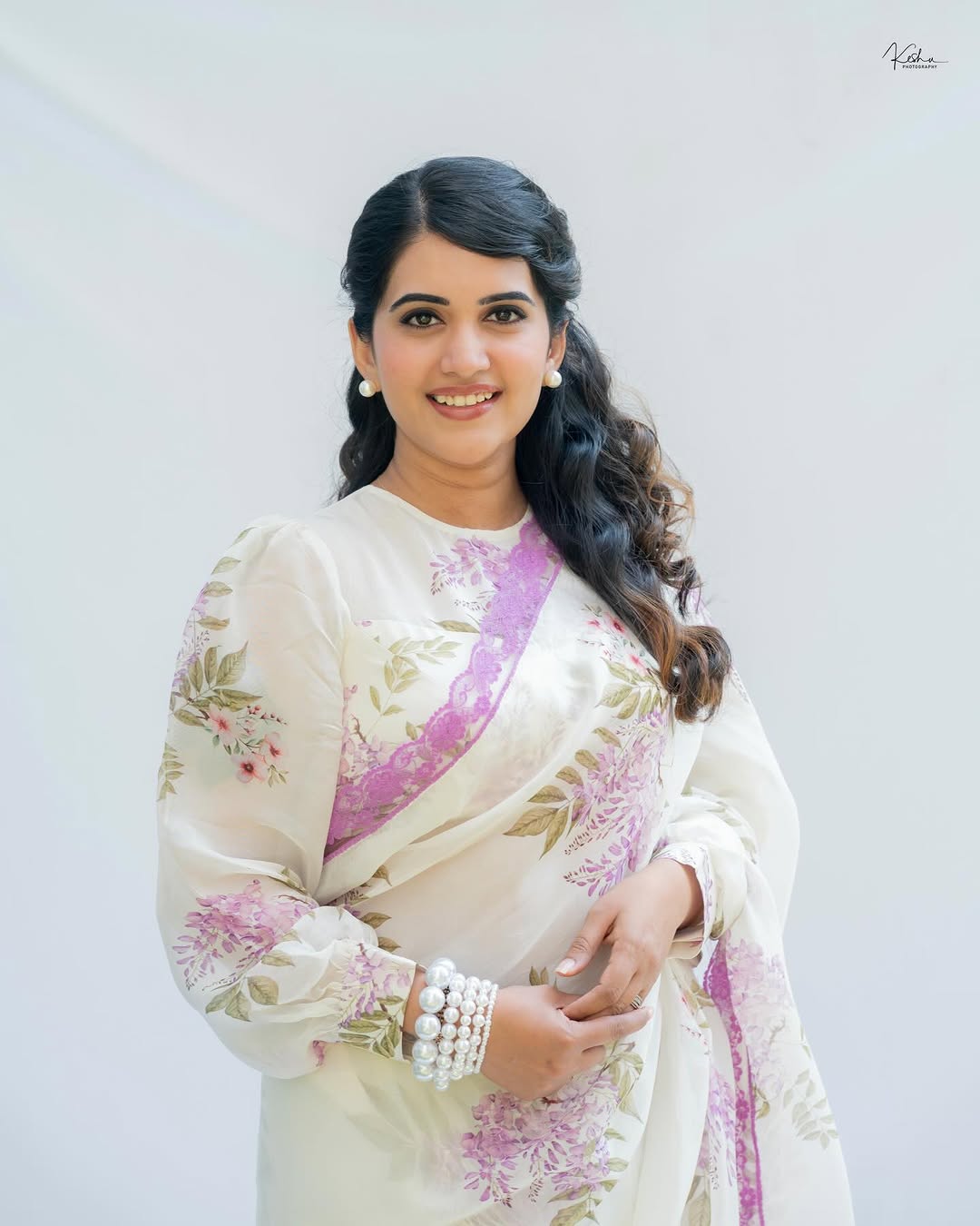 Actress Sravanthi Chokarapu Photo Gallery