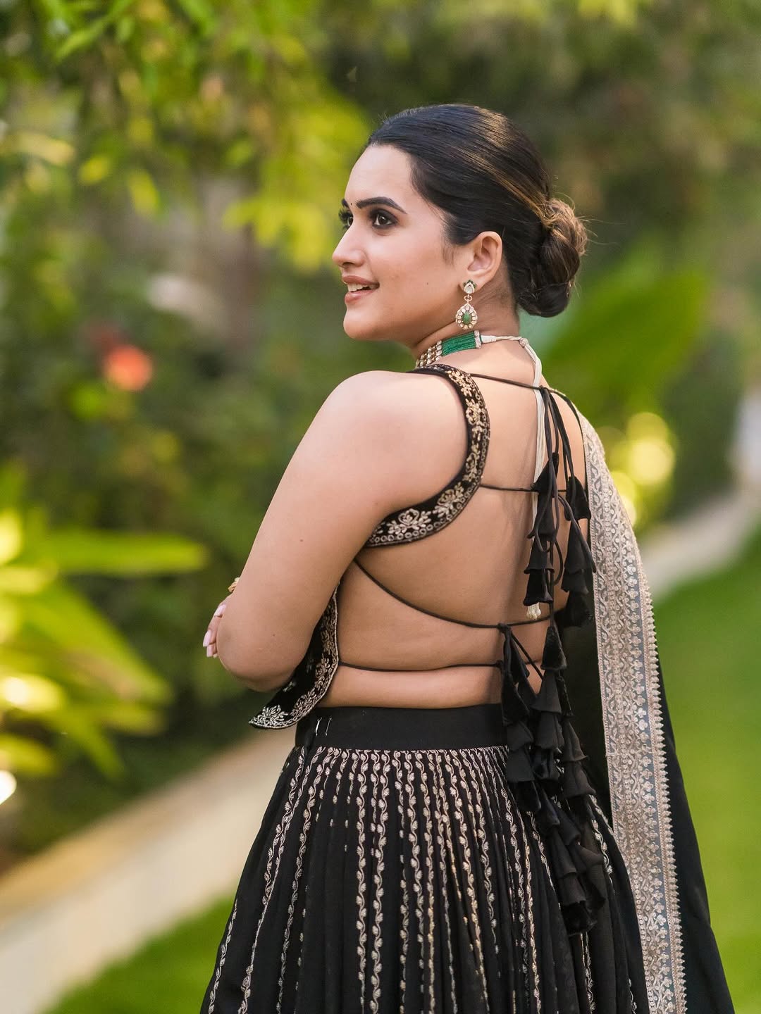 Actress Sravanthi Chokarapu Photo Gallery