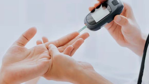 Diabetes Symptoms: చర్మం నల్లబడటం, దద్దుర్లు వస్తున్నాయా? అది డయాబెటిస్ కావొచ్చు!
