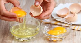 Egg: ఎగ్ వైట్ మాత్రమే తింటున్నారా? అయితే మీరు తీవ్రమైన పొరపాటు చేస్తున్నట్లే!