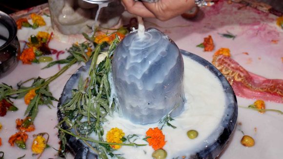 Lord Shiva: మీ పూజా గదిలో ఈ మార్పులు కనిపిస్తే.. శివుడు ప్రసన్నమైనట్లే!