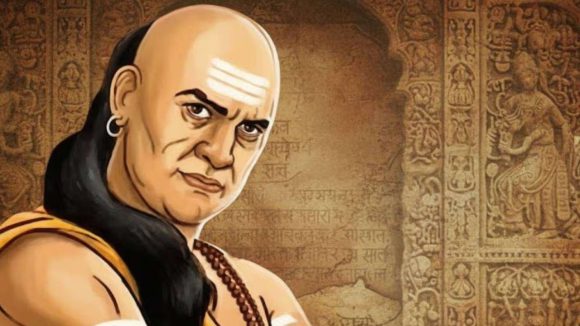 Chanakya Niti: కృతజ్ఞత లేని వారికి సాయం చేస్తున్నారా ? చాణక్యుడు ఏం చెప్పాడో తెలుసుకోండి