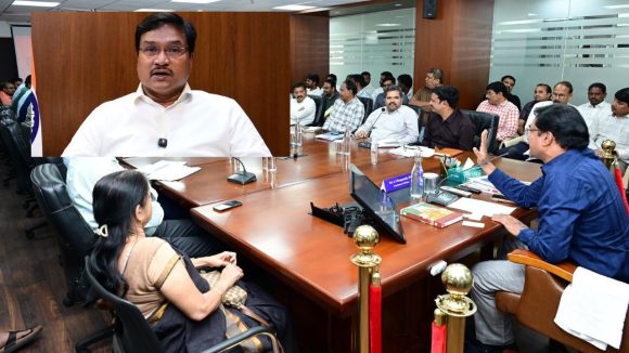 HYDRAA: హైడ్రా కమిషనర్‌తో ఇక నేరుగా ‘ఫోన్-ఇన్’.. శనివారం ఫిర్యాదు చేస్తే చాలు, యాక్షన్ మొదలు!