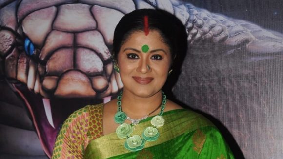 Sudha Chandran: నటి సుధా చంద్రన్ కు వింత అనుభవం.. అర్ధరాత్రి గదిలో..