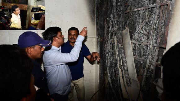 Ameerpet Fire Accident: అమీర్‌పేట‌లోని ఆదిత్య ఎన్‌క్లేవ్‌లో మంట‌లు.. త‌క్ష‌ణ‌మే స్పందించిన హైడ్రా, డీఆర్ఎఫ్ బృందాలు