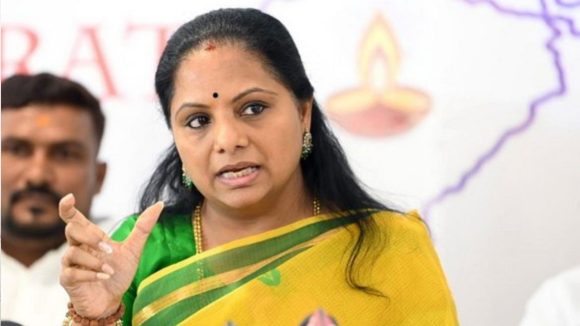 kavitha : కొత్త పార్టీతో బరిలోకి కవిత.. ఫస్ట్ టార్గెట్ ఆయనేనా?