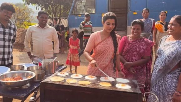 Aishwarya Rajesh: సెట్లో స్వయంగా దోసెలు వేసిన ఐశ్వర్య రాజేష్.. వీడియో వైరల్!