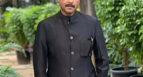 Star Actor: పాకెట్ మనీ కావాలంటే భార్యను అడగాల్సిందే.. స్టార్ హీరో షాకింగ్ కామెంట్స్!
